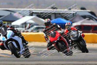 media/Apr-09-2022-SoCal Trackdays (Sat) [[c9e19a26ab]]/Turn 2 (1140am)/